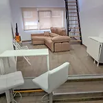 Singular Triplex En Zona Centrica *
