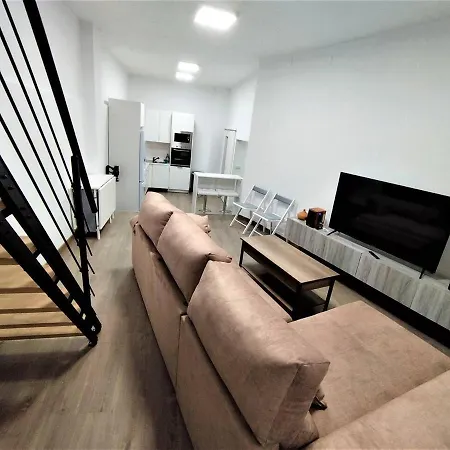 Singular Triplex En Zona Centrica *